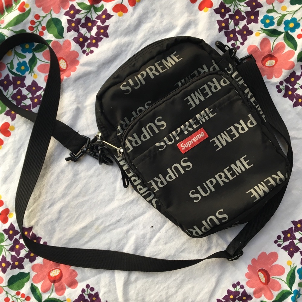 SUPREME X CORDURA REFLECTIVE CROSS BODY